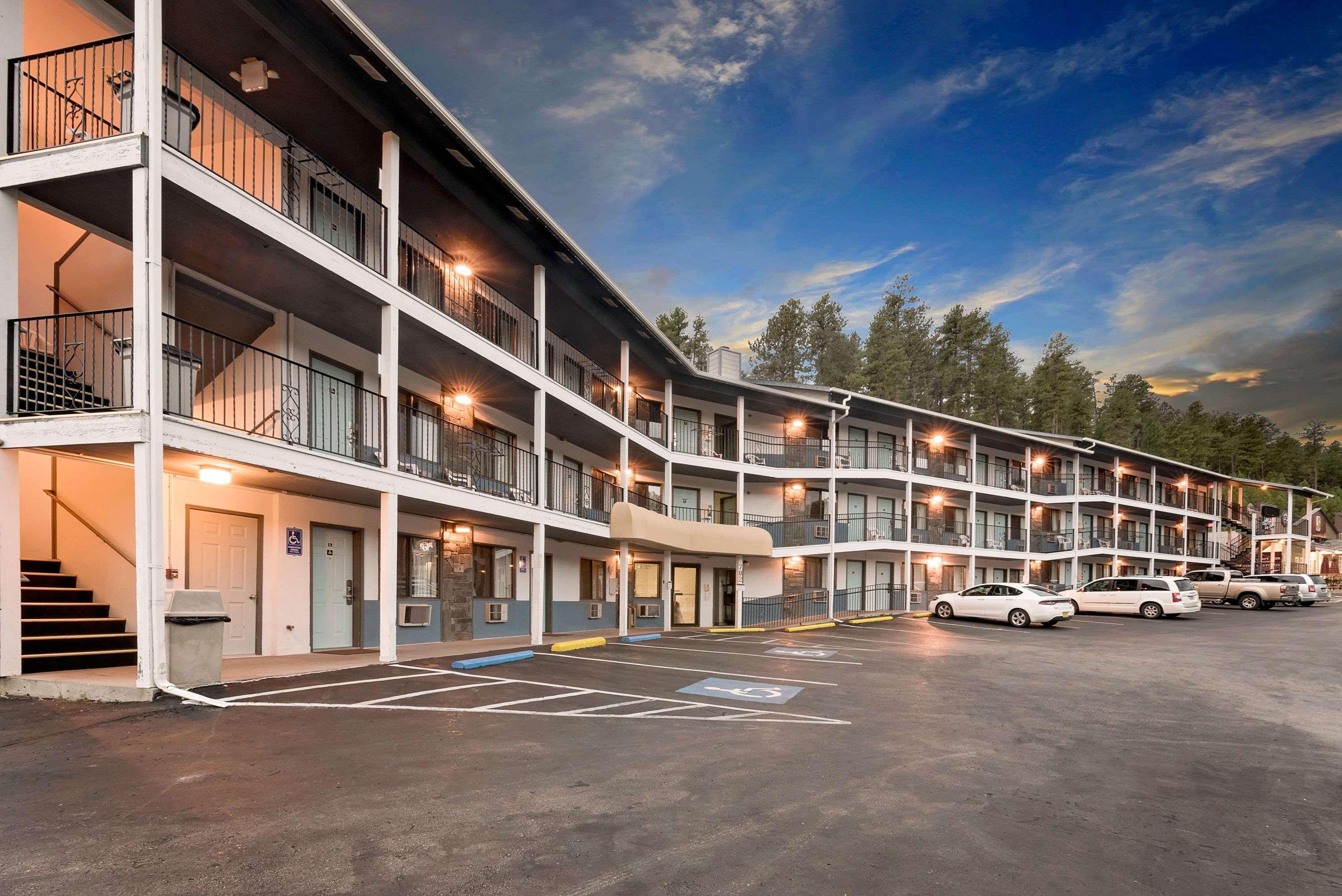 Super 8 By Wyndham Keystone/Mt. Rushmore Hotel Exterior photo