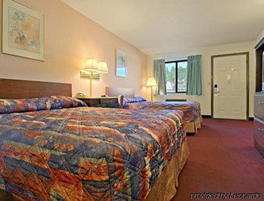 Super 8 By Wyndham Keystone/Mt. Rushmore Hotel Room photo